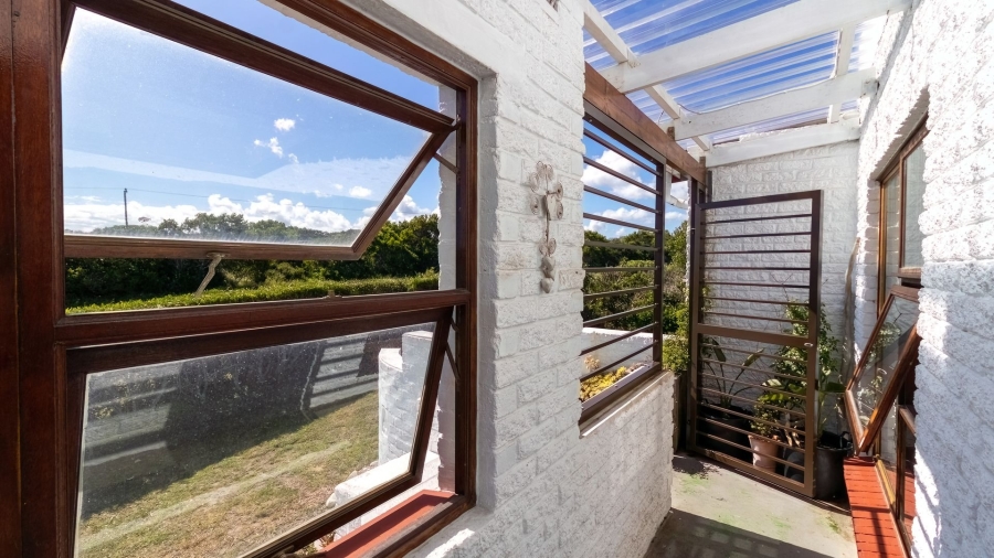 4 Bedroom Property for Sale in Pearly Beach Western Cape